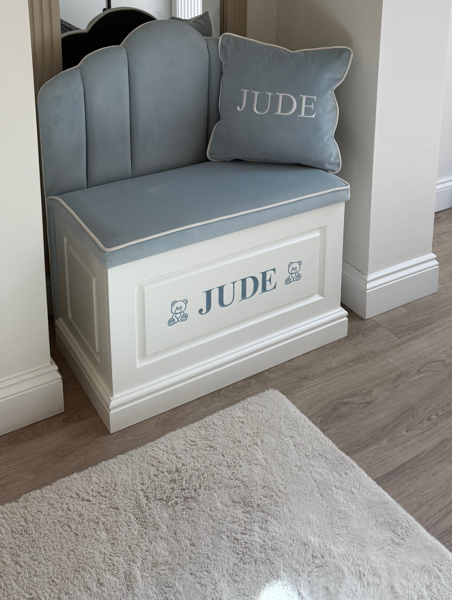 Snuggle seat toy boxes